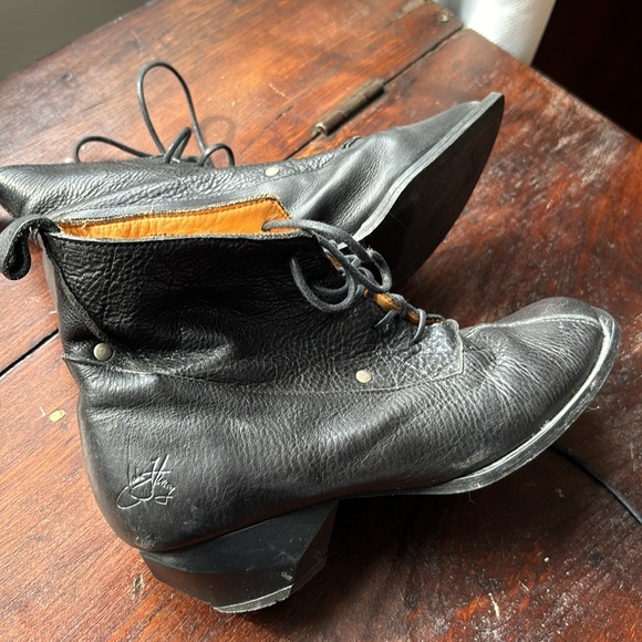 John Fluevog shoes. Size 6.5. Great condition - Picture 3 of 4
